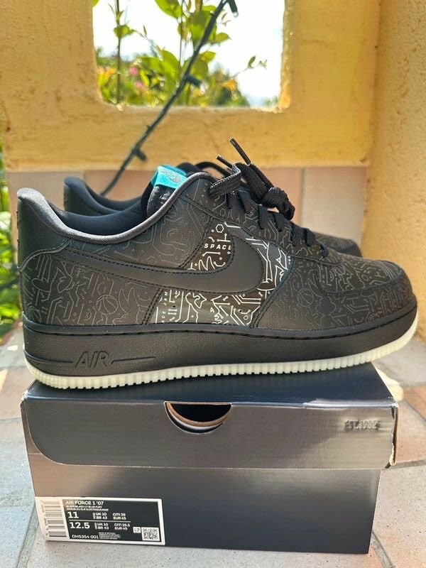 NIKE AIRFORCE BLACK CLASSIC