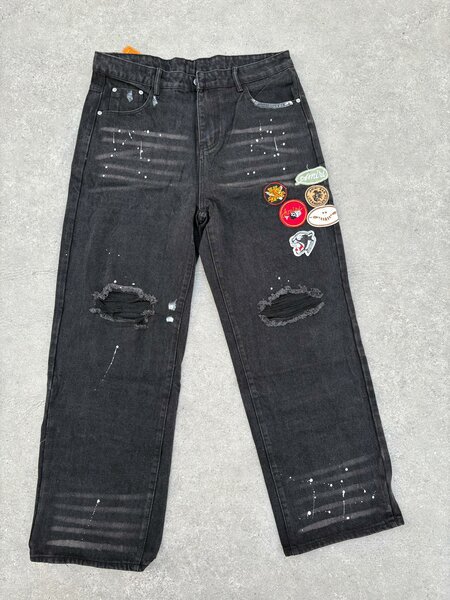 Jean noir déchiré patché