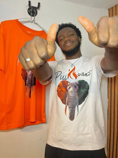 T-shirt éléphant puissant