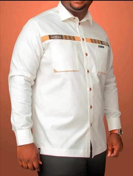 Chemise blanche pour homme élégante