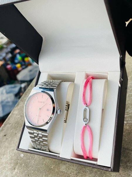 Montre élégante avec bracelet