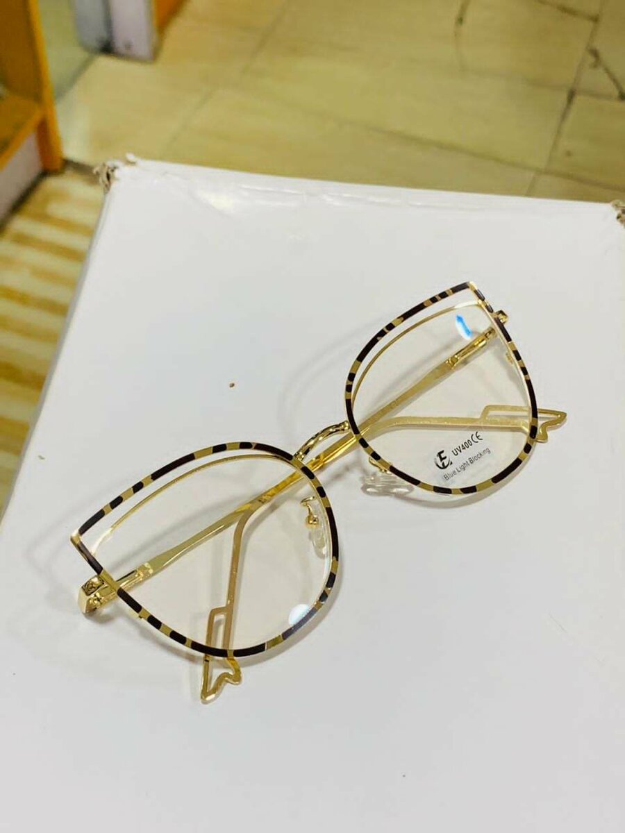 Gucci frame glass