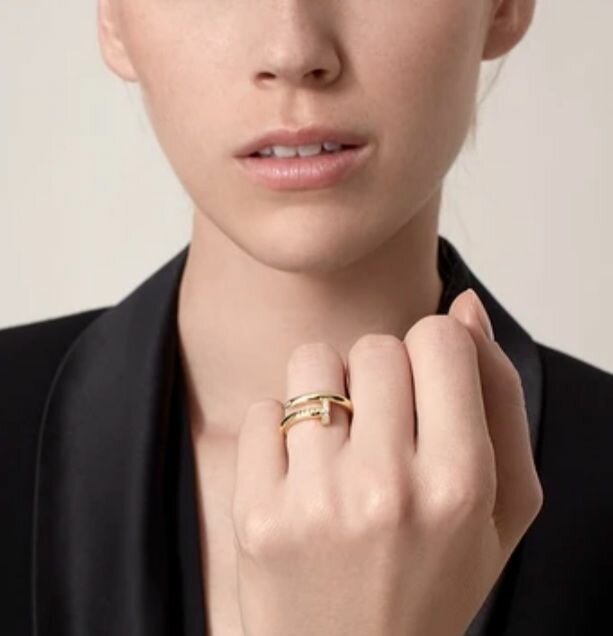 Bague clou or jaune élégante