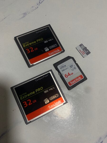 Cartes mémoires CF et