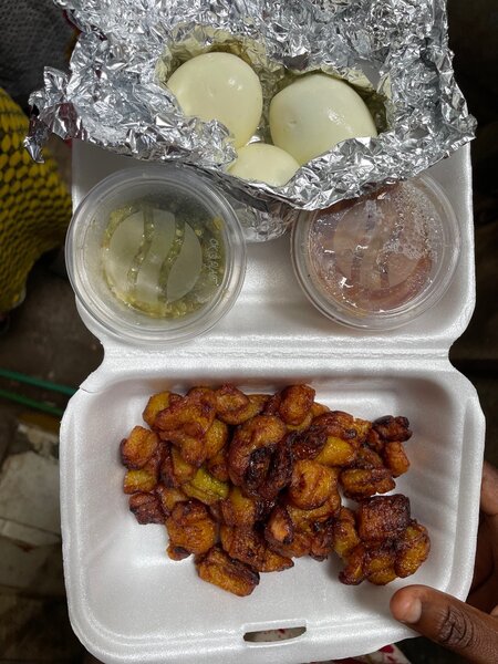 Friture plantains et œufs