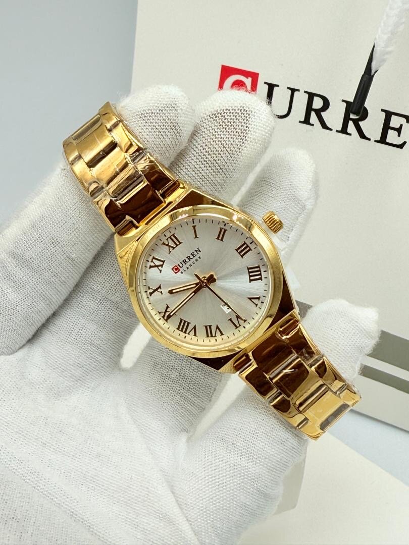 Montres élégantes en acier inoxydable