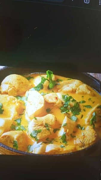 POULET FUMÉ AU CURRY ET AU LAI