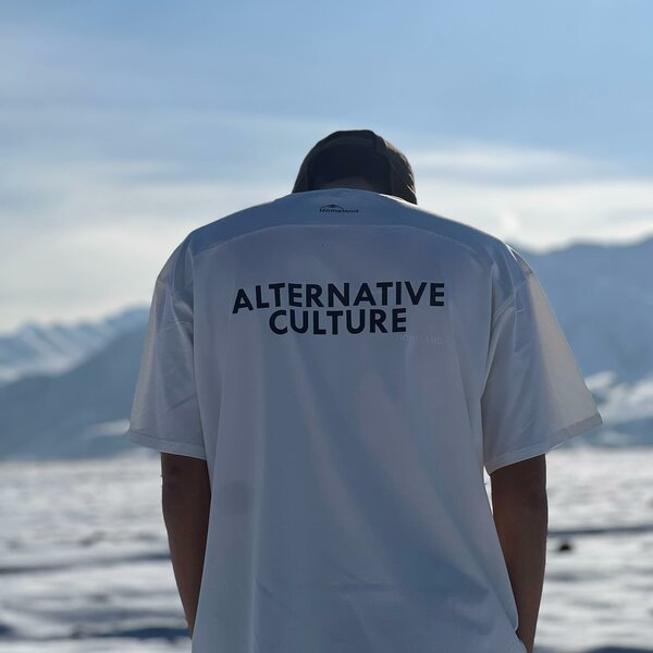 Футболки белого цвета с принтом