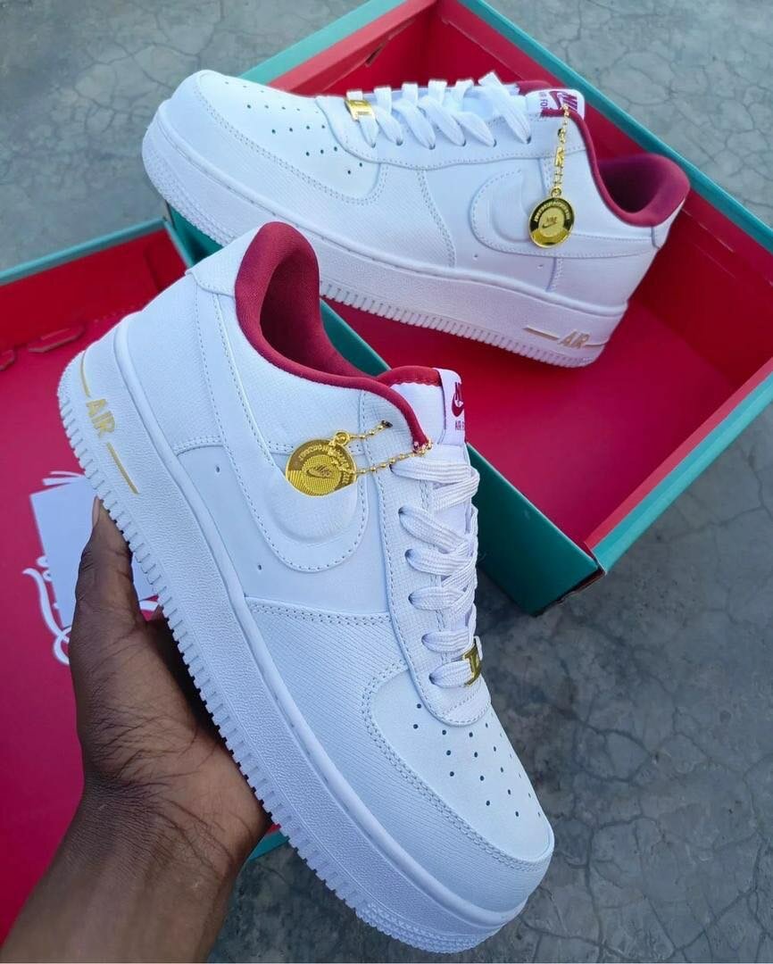 NIKE AIRFORCE CLASSIC