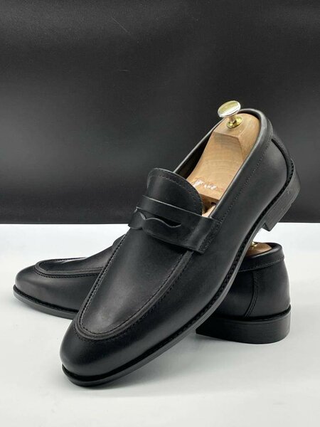 Soulier en 100% cuir noir