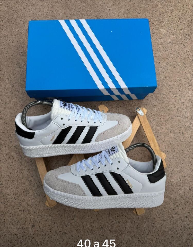 Chaussures Adidas Campus Noires et Blanches