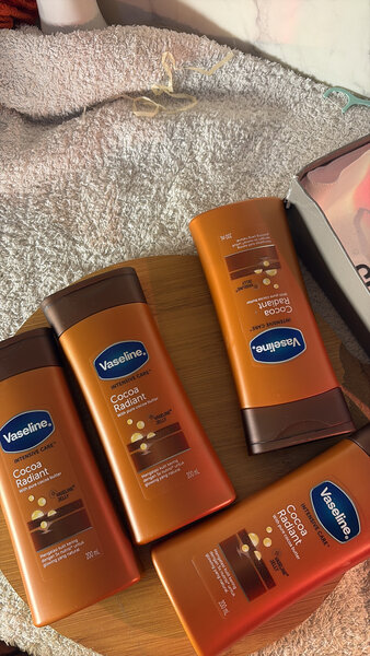 Vaseline Lotion Cacao Radiant