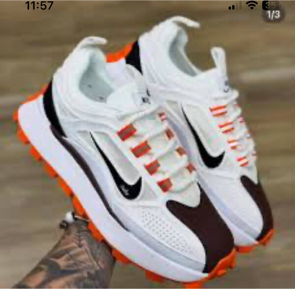 Chaussures de Sport Nike & Adidas