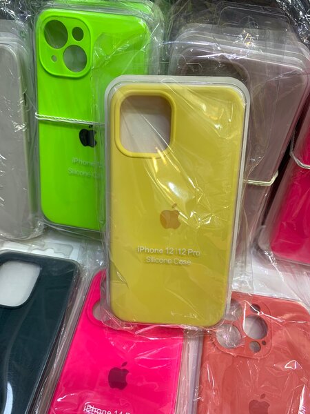 Coque silicone iPhone colorée