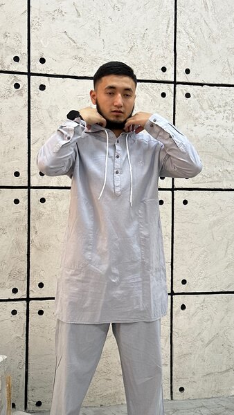 Камис с капюшоном