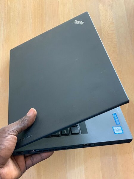 Lenovo Thinkpad T460 Core i5 6th Gen 2.40Ghz CPU 8GB RAM 500