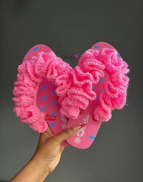 Tongs roses peluche confort