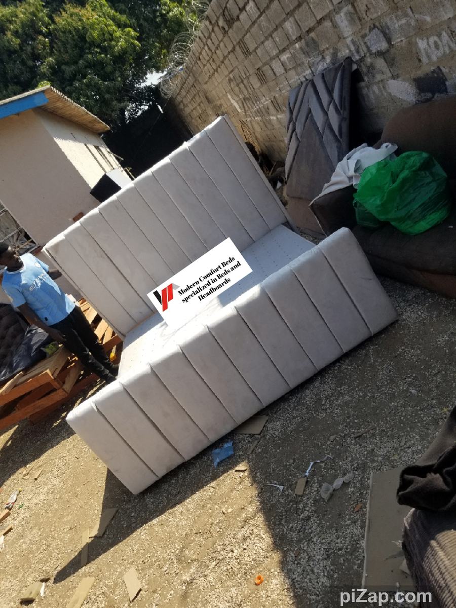 Wing channel king size bedset with a footboard