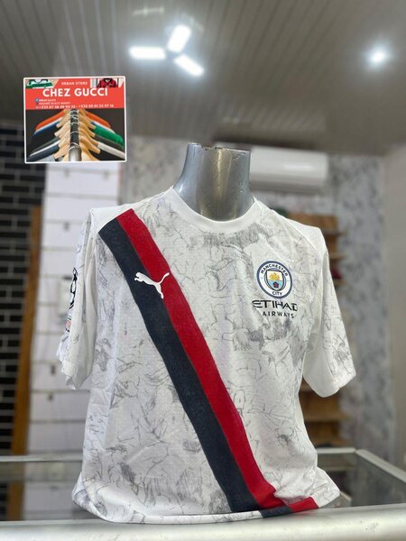 Maillot de foot blanc moderne
