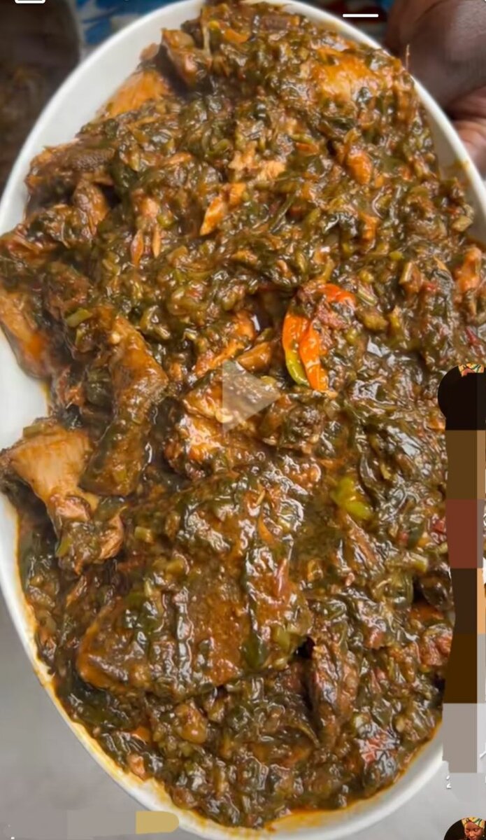 Plat de sauce épinards