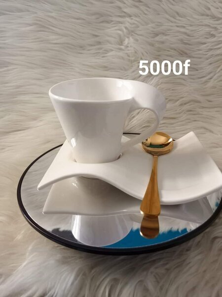 ensemble tasse et cuillère