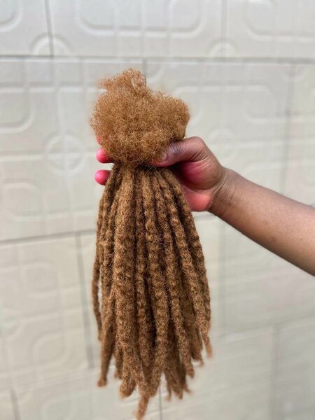 Extensions en dreadlocks synthétiques