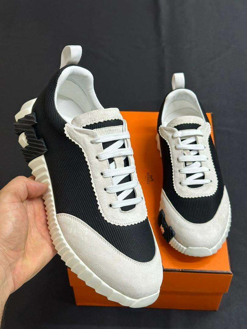 Hermes modernes en cuir noir