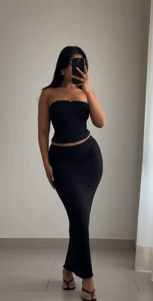 Robe longue noire élégante