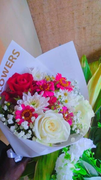 Bouquet élégant de fleurs fraîches