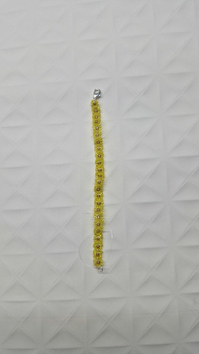 Bracelet en perles jaunes