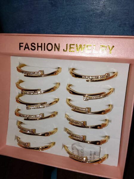 Bracelet élégant doré chic