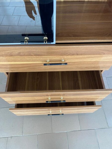 Armoire moderne en bois