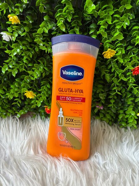 Vaseline Gluta-Hya Lotion SPF50