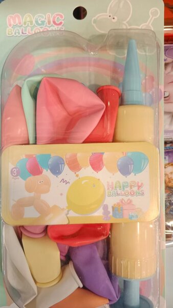 Balloon with filling pump