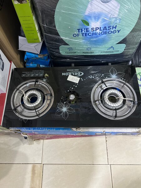 Innova 3 burner Glass table top stove