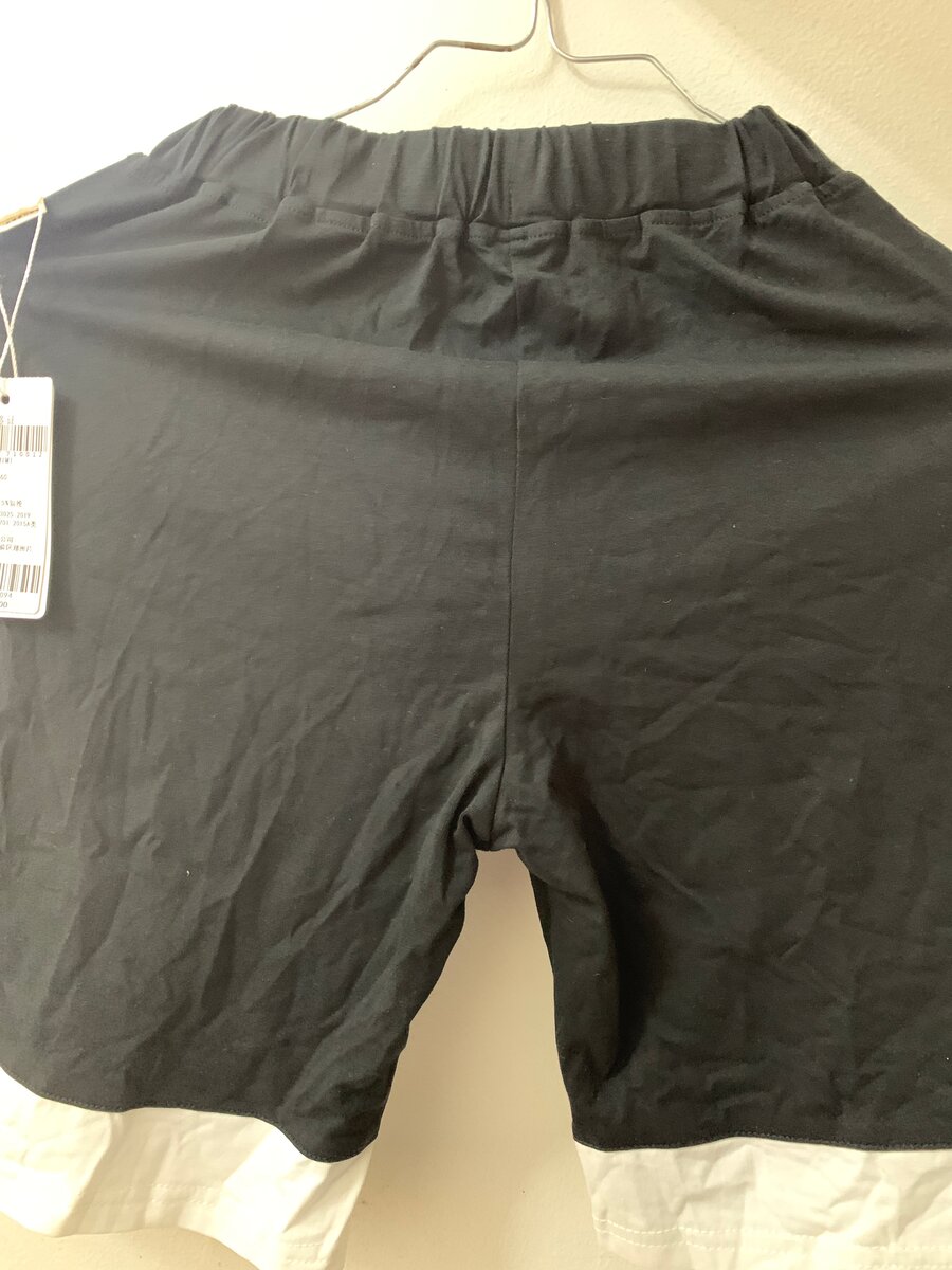 Shorts de sport noirs et blancs