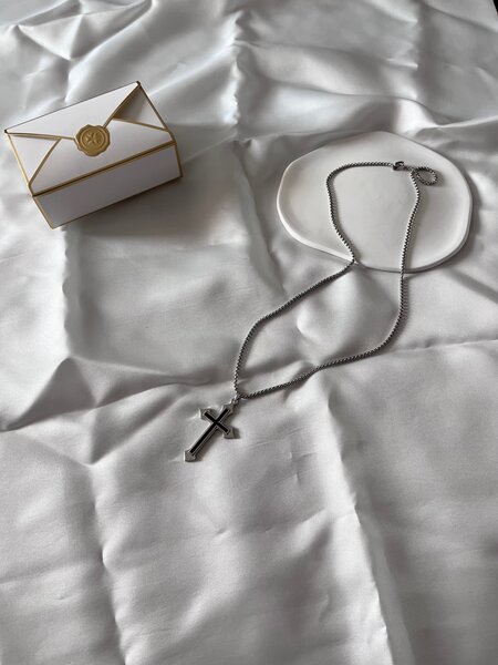 Collier en inox modèle crucifix