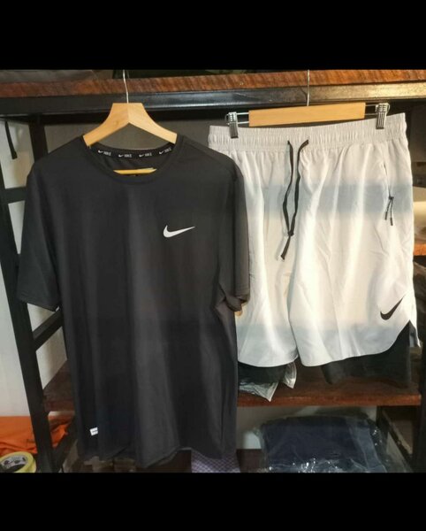 Ensemble sport t-shirt et short