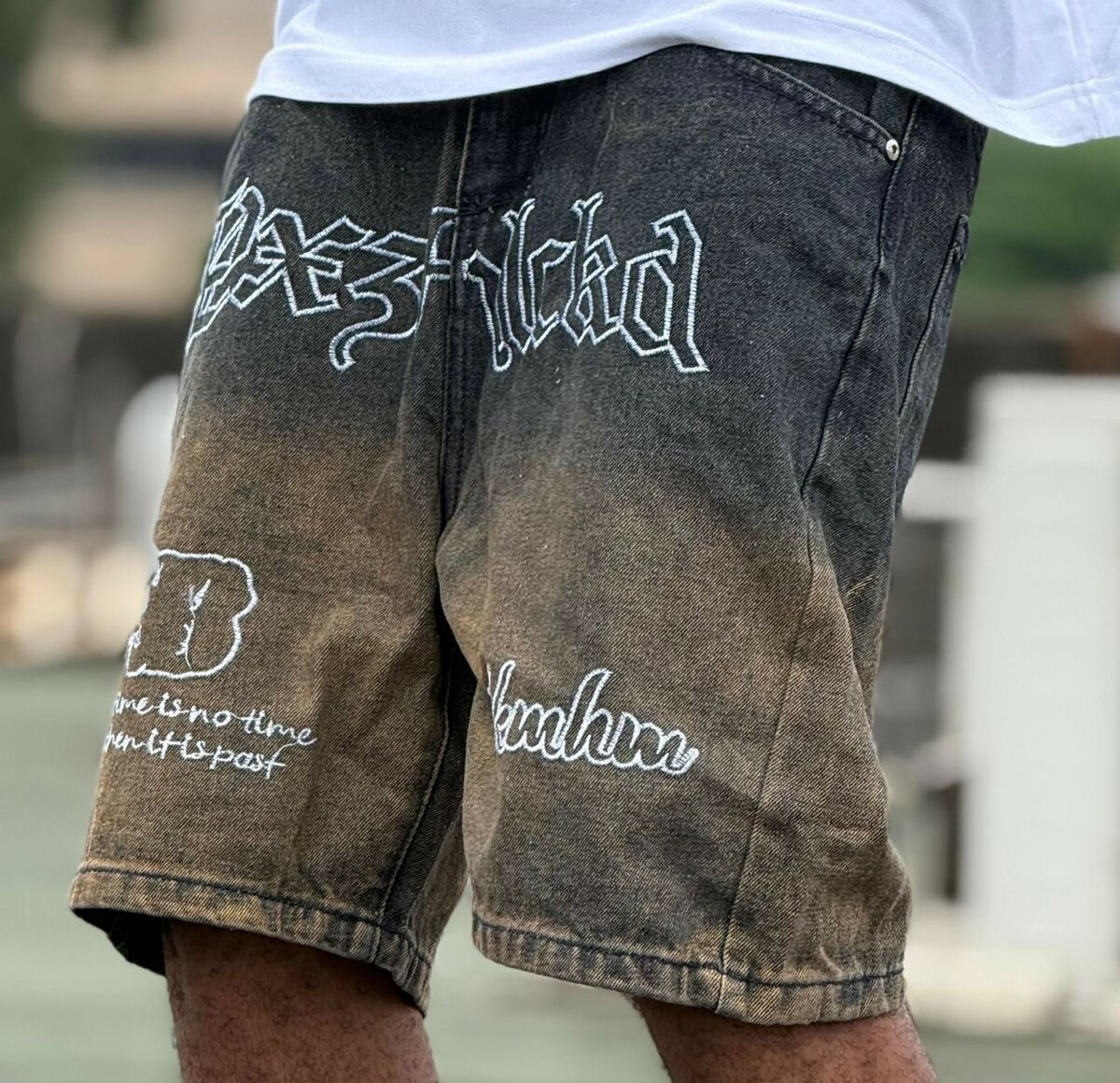 Short en jean dégradé imprimé