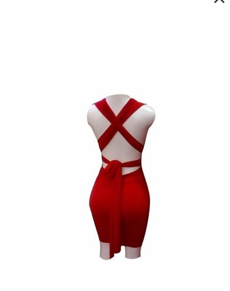 Robe Bandage Rouge Élégante
