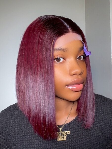 Perruque Bob en Dentelle Colorée