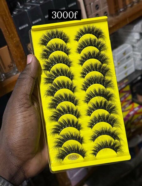 Faux cils volumineux 3D