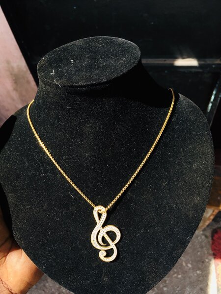 Music Pendant gold