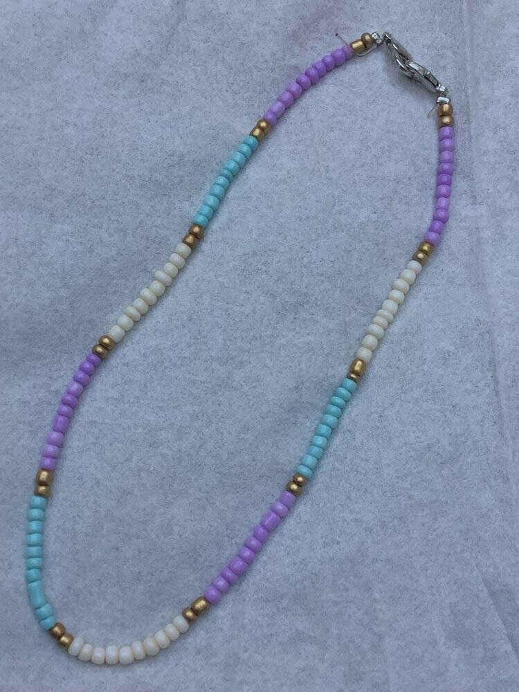 Colliers de perles colorées