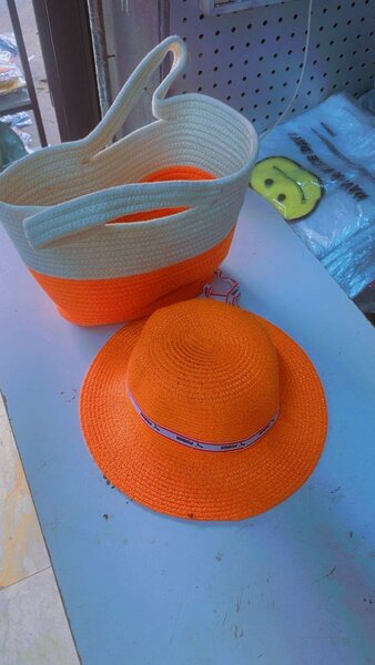 Ensemble chapeau et sac d'été