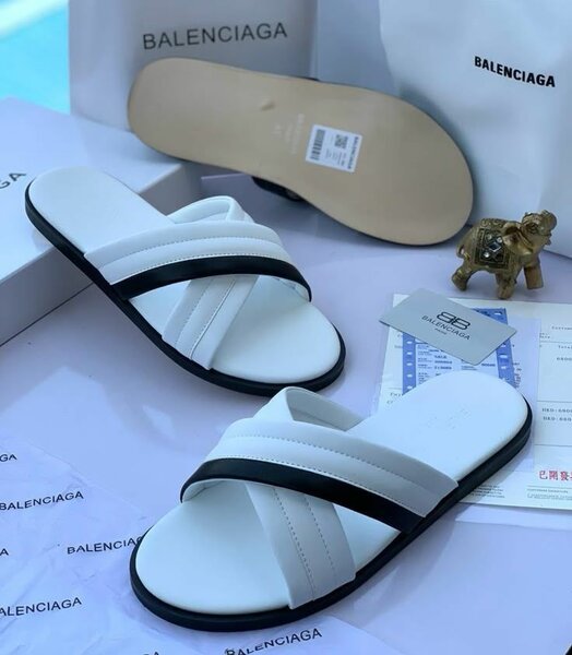 Sandales élégantes Balenciaga