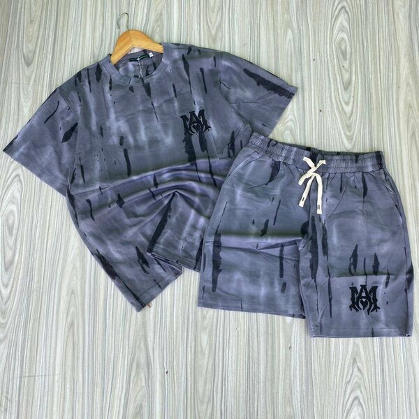 Quality short sleeves Top and down.