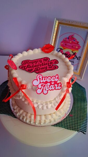 6inches Vintage Valantine Cake