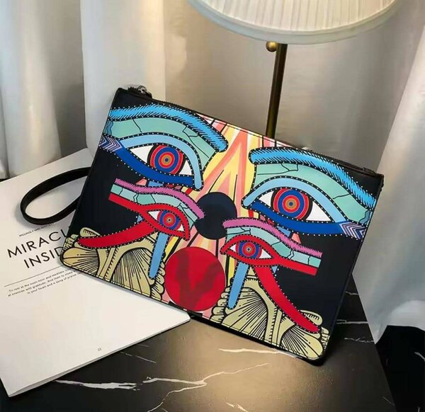 Pochette multicolore