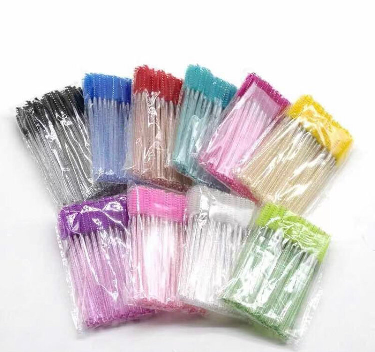 Brosses à cils jetables colorées